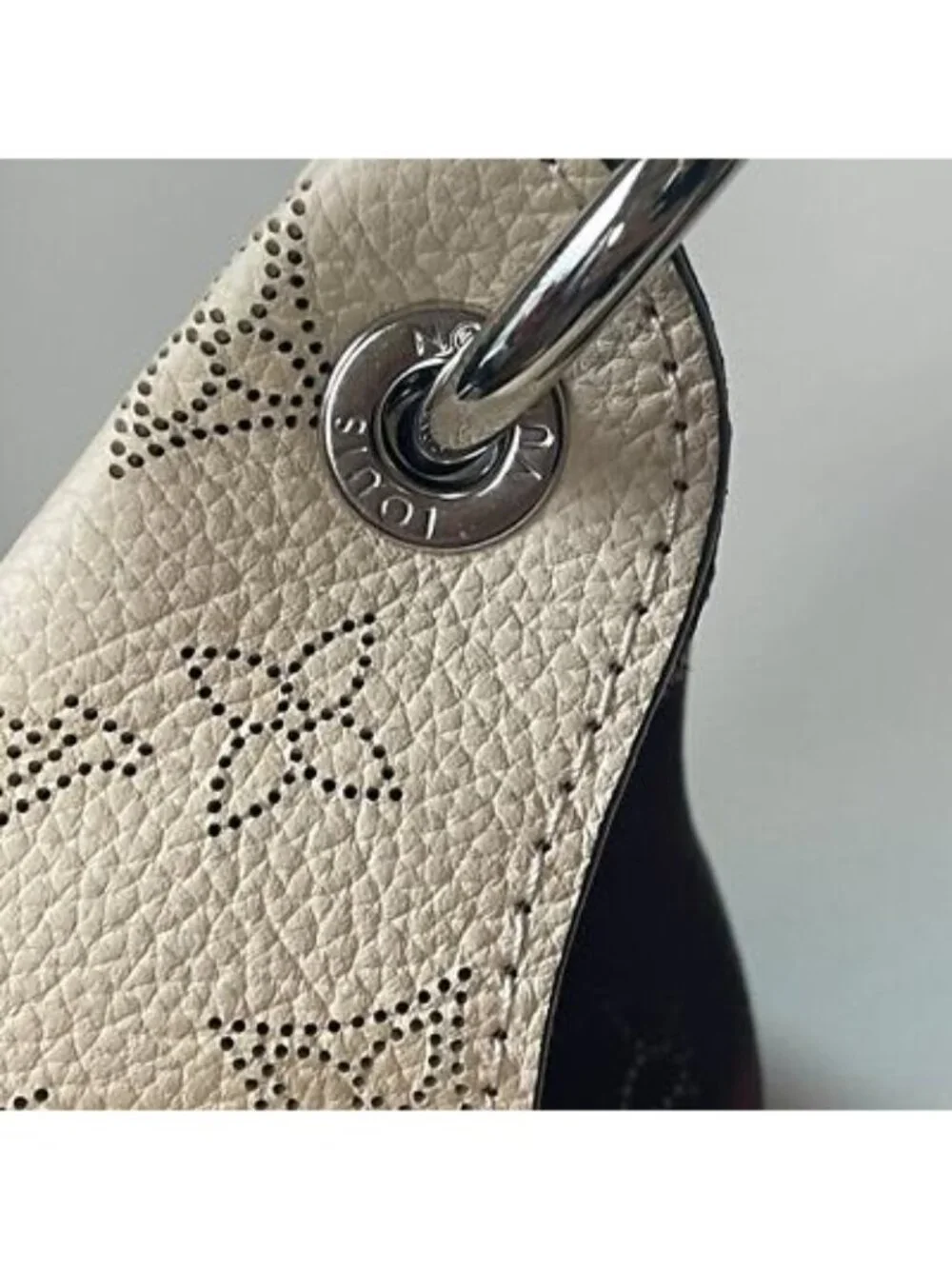 Louis Vuitton Monogram Carmel Hobo Mahina Leather Shoulder Tote Bag - Picture 9 of 10